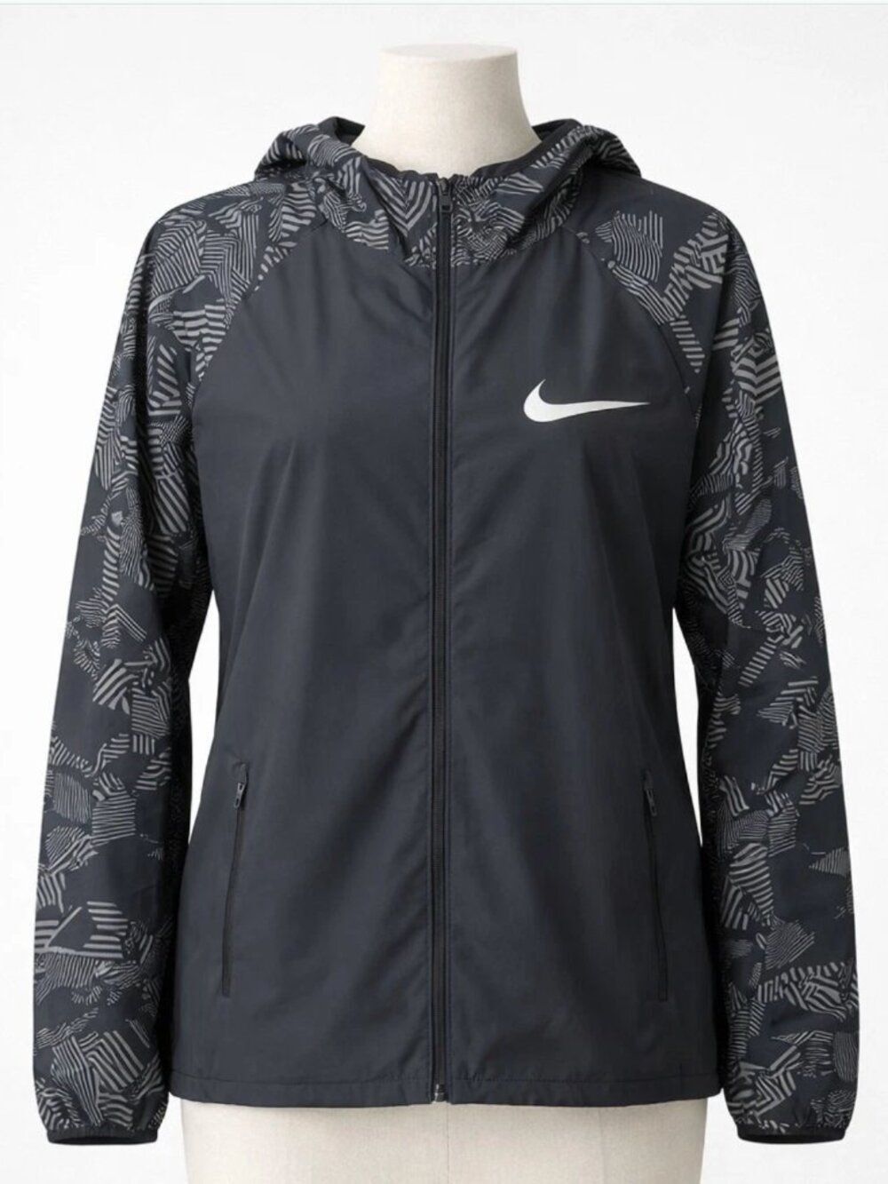 Nike Essential Women’s Flash Reflective Running Hooded Windbreaker Jacket Sz L